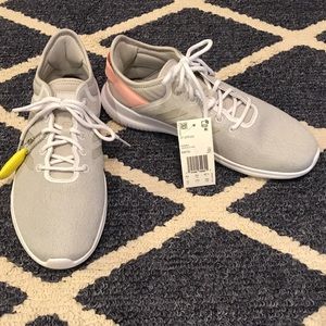 QT Flex ADIDAS. Size 10